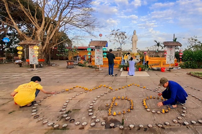 Đêm lễ kỷ niệm ngày khánh đản Bồ Tát Quán Thế Âm tại chùa Đống Cao