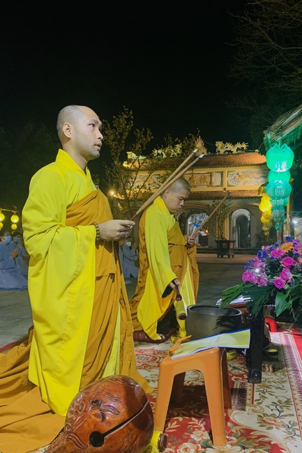 Đêm lễ kỷ niệm ngày khánh đản Bồ Tát Quán Thế Âm tại chùa Đống Cao