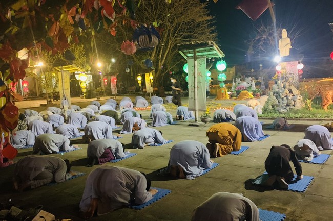 Đêm lễ kỷ niệm ngày khánh đản Bồ Tát Quán Thế Âm tại chùa Đống Cao