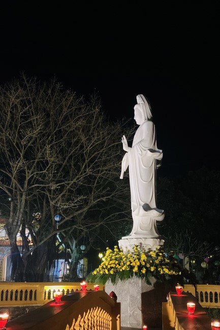 Đêm lễ kỷ niệm ngày khánh đản Bồ Tát Quán Thế Âm tại chùa Đống Cao