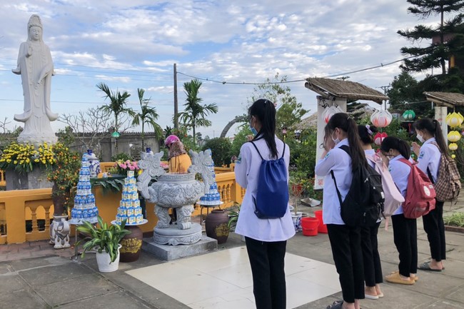 Đêm lễ kỷ niệm ngày khánh đản Bồ Tát Quán Thế Âm tại chùa Đống Cao