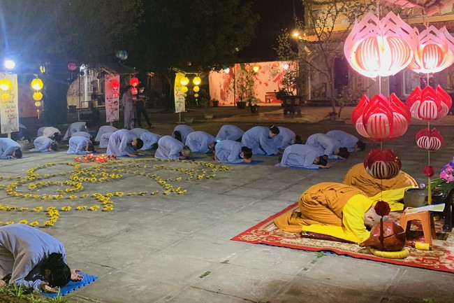 Đêm lễ kỷ niệm ngày khánh đản Bồ Tát Quán Thế Âm tại chùa Đống Cao