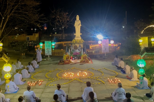 Đêm lễ kỷ niệm ngày khánh đản Bồ Tát Quán Thế Âm tại chùa Đống Cao