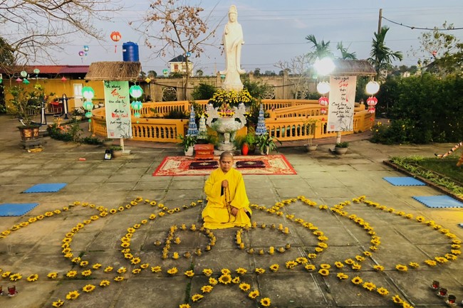 Đêm lễ kỷ niệm ngày khánh đản Bồ Tát Quán Thế Âm tại chùa Đống Cao