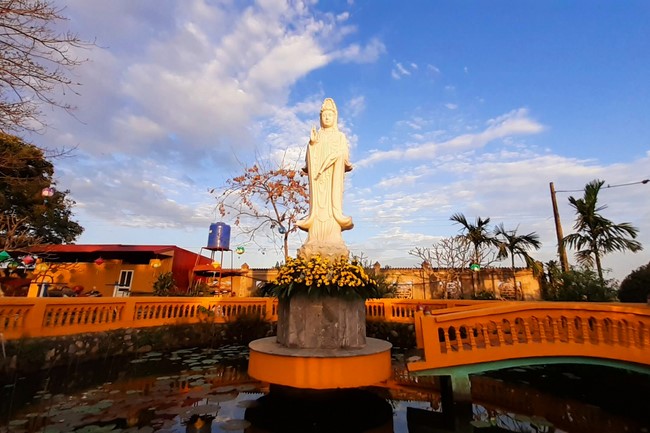 Đêm lễ kỷ niệm ngày khánh đản Bồ Tát Quán Thế Âm tại chùa Đống Cao