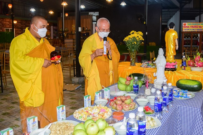 Lễ cầu an ở nhà hàng Ốc Thái - Bình Dương