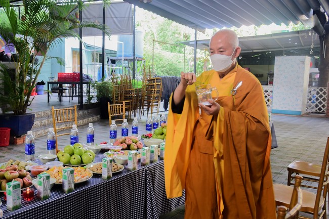 Lễ cầu an ở nhà hàng Ốc Thái - Bình Dương