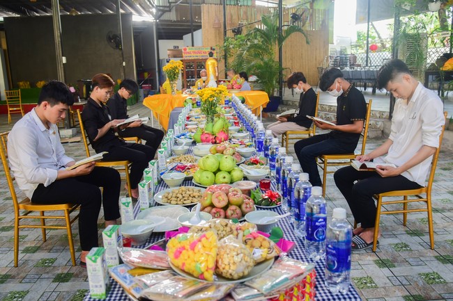 Lễ cầu an ở nhà hàng Ốc Thái - Bình Dương