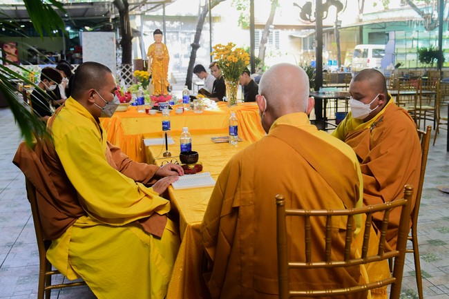 Lễ cầu an ở nhà hàng Ốc Thái - Bình Dương