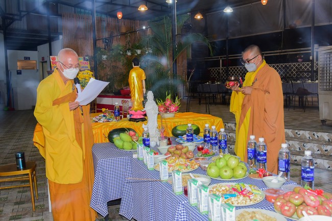 Lễ cầu an ở nhà hàng Ốc Thái - Bình Dương