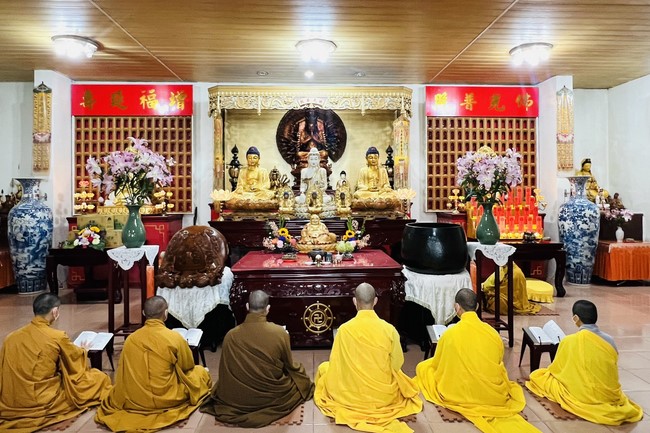 Assembly for worshiping Bodhisattva Avalokitesvara at Linh An Pagoda