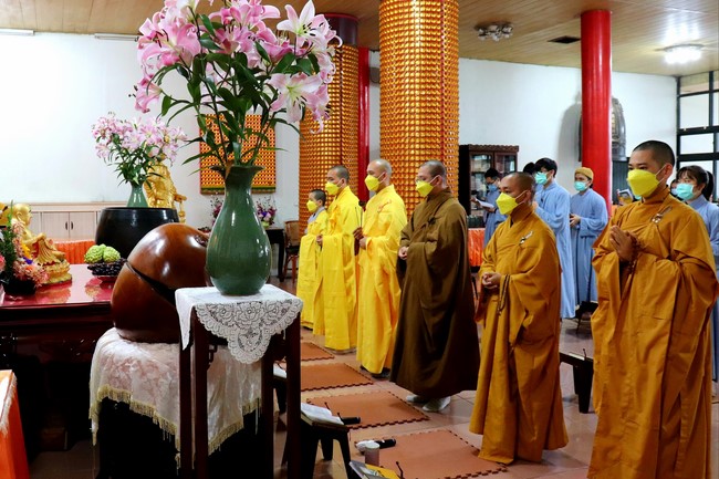 Assembly for worshiping Bodhisattva Avalokitesvara at Linh An Pagoda