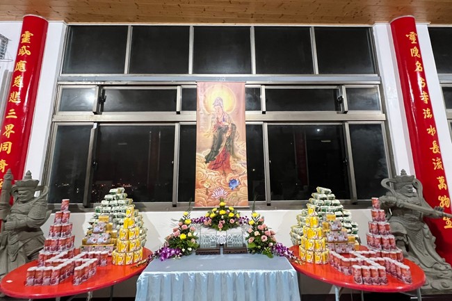 Assembly for worshiping Bodhisattva Avalokitesvara at Linh An Pagoda