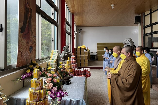 Assembly for worshiping Bodhisattva Avalokitesvara at Linh An Pagoda