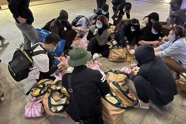 Assembly for worshiping Bodhisattva Avalokitesvara at Linh An Pagoda