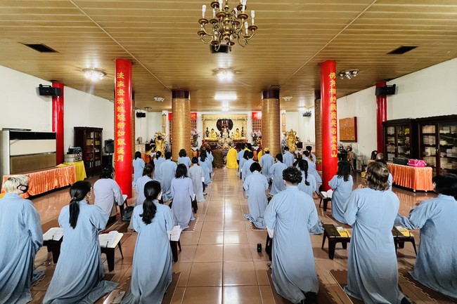 Assembly for worshiping Bodhisattva Avalokitesvara at Linh An Pagoda