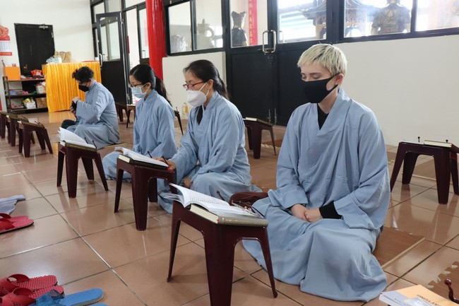 Assembly for worshiping Bodhisattva Avalokitesvara at Linh An Pagoda