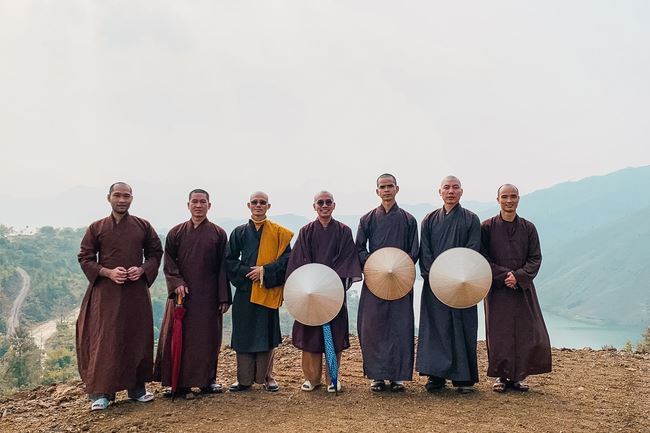 Support prayers of monks of Hoang Phap pagoda  in the ritual of Roofing the Founder Hall at Quynh Nhai Cam Lo Pagoda