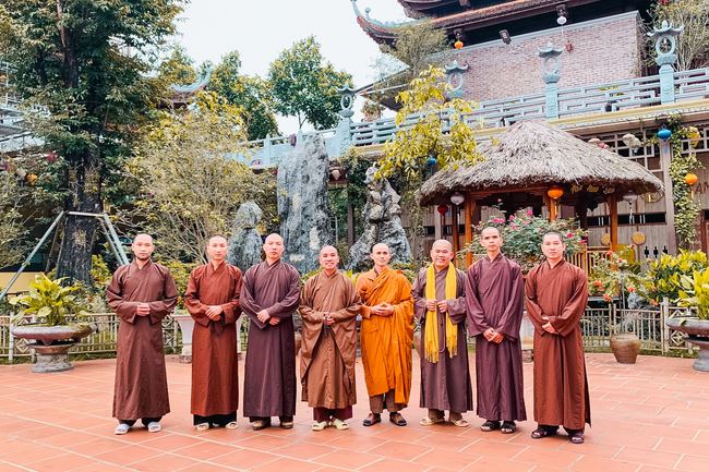 Support prayers of monks of Hoang Phap pagoda  in the ritual of Roofing the Founder Hall at Quynh Nhai Cam Lo Pagoda