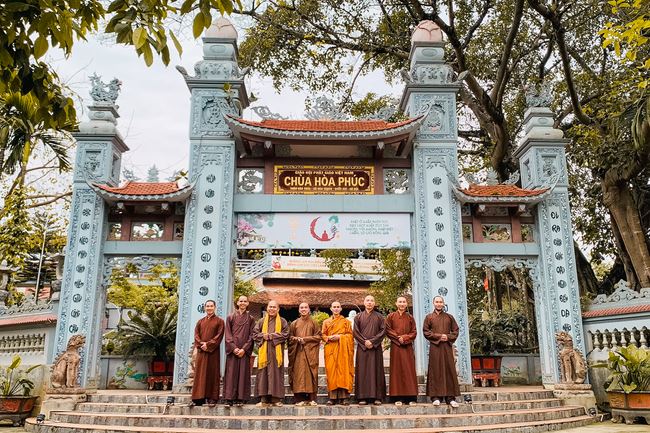 Support prayers of monks of Hoang Phap pagoda  in the ritual of Roofing the Founder Hall at Quynh Nhai Cam Lo Pagoda
