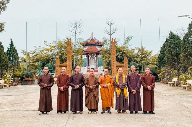 Support prayers of monks of Hoang Phap pagoda  in the ritual of Roofing the Founder Hall at Quynh Nhai Cam Lo Pagoda