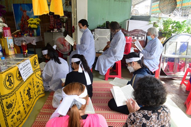 Visiting Buddhist Tinh Tai Funeral in Kien Giang province
