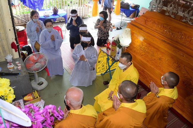 Visiting Buddhist Tinh Tai Funeral in Kien Giang province