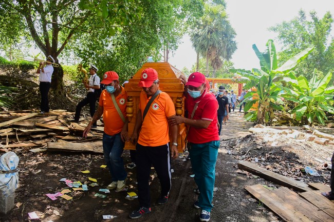 Visiting Buddhist Tinh Tai Funeral in Kien Giang province