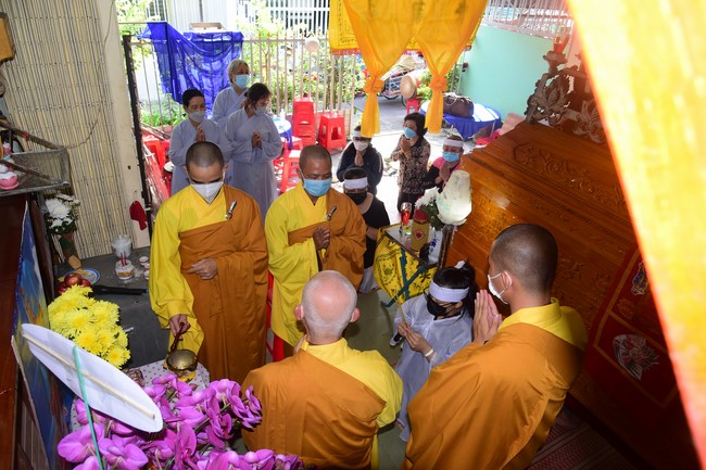 Visiting Buddhist Tinh Tai Funeral in Kien Giang province