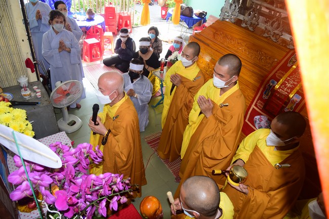 Visiting Buddhist Tinh Tai Funeral in Kien Giang province
