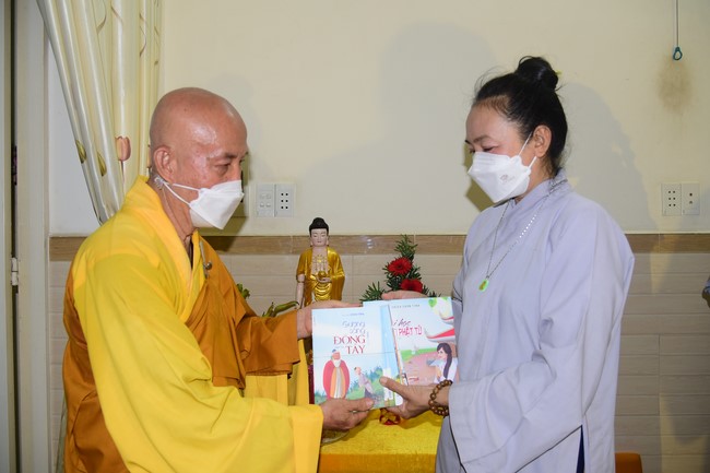 Lễ sám hối và quy y Tam bảo tại Thủ Đức