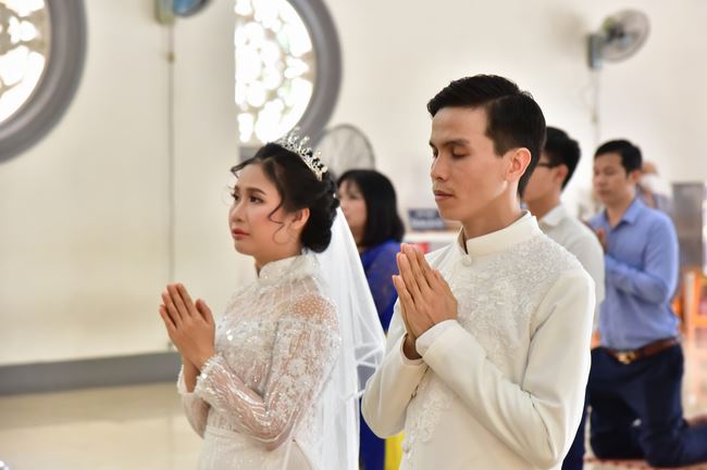 Wedding Ceremony at the pagoda