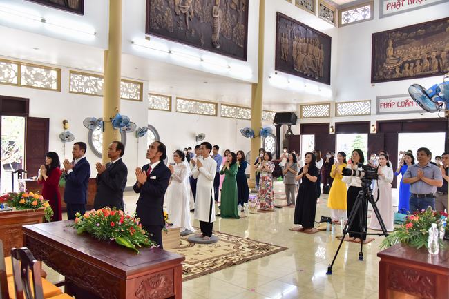Wedding Ceremony at the pagoda