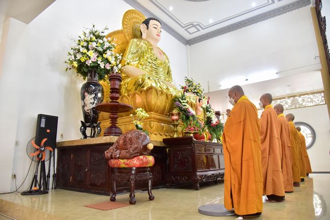 Wedding Ceremony at the pagoda