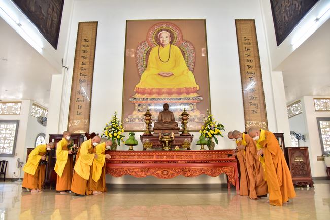 Wedding Ceremony at the pagoda