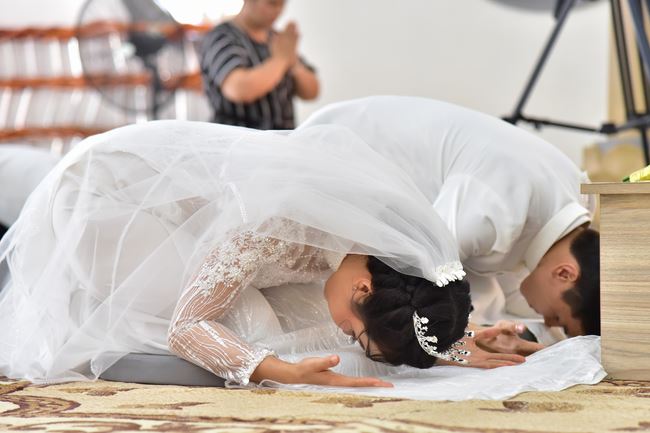 Wedding Ceremony at the pagoda