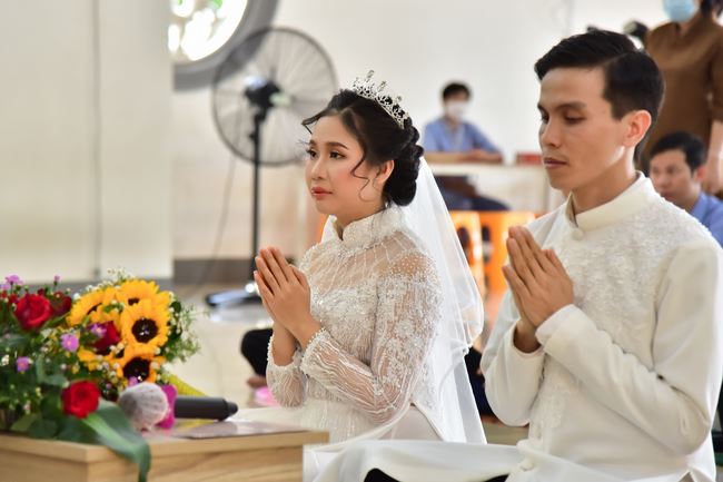 Wedding Ceremony at the pagoda