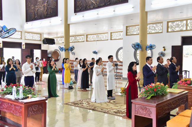 Wedding Ceremony at the pagoda