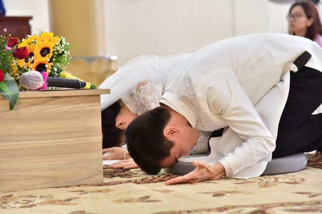 Wedding Ceremony at the pagoda