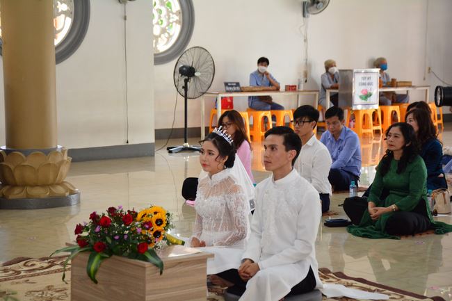 Wedding Ceremony at the pagoda