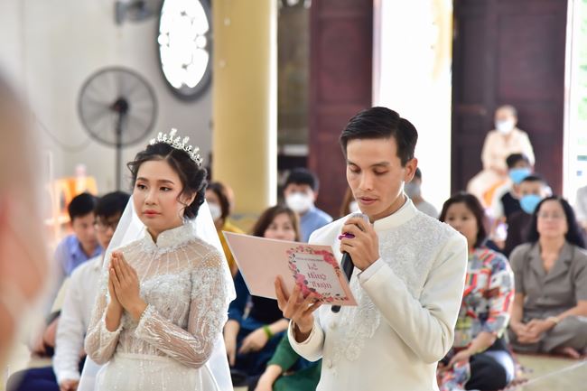Wedding Ceremony at the pagoda
