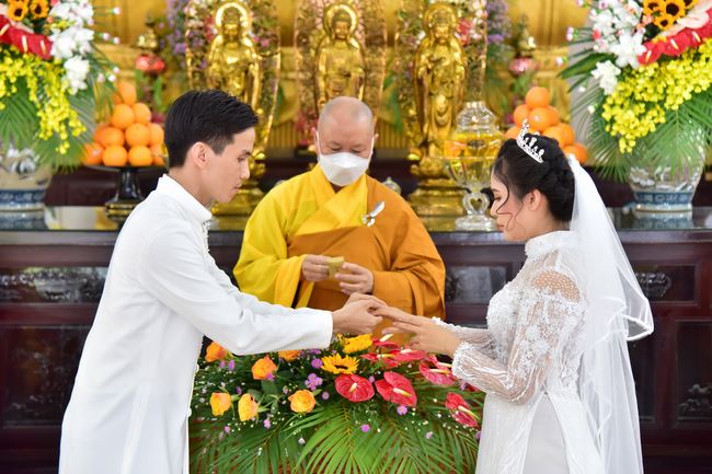 Wedding Ceremony at the pagoda