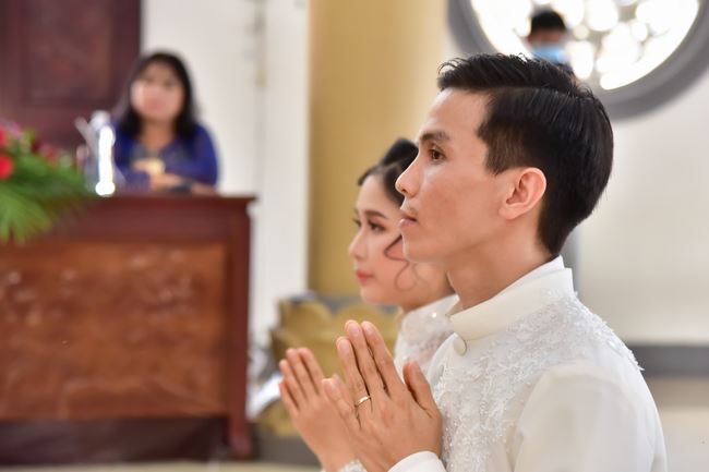 Wedding Ceremony at the pagoda