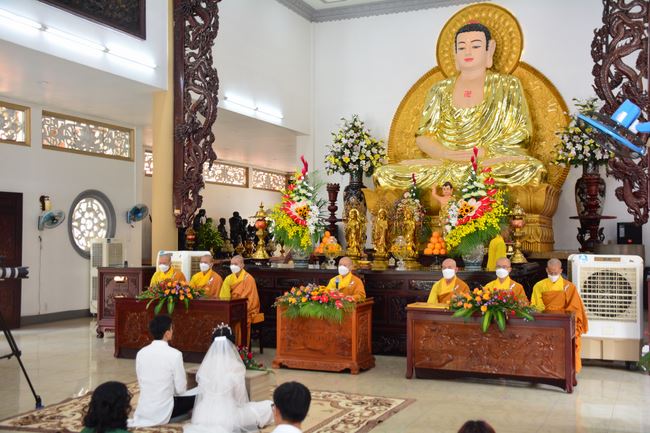 Wedding Ceremony at the pagoda