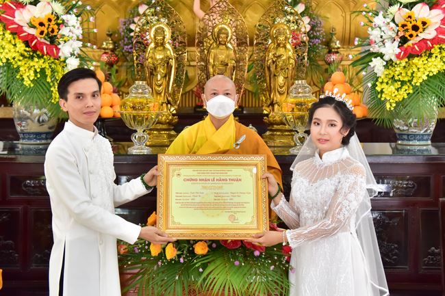 Wedding Ceremony at the pagoda