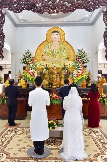 Wedding Ceremony at the pagoda