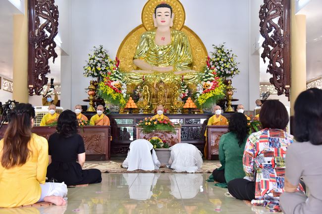 Wedding Ceremony at the pagoda