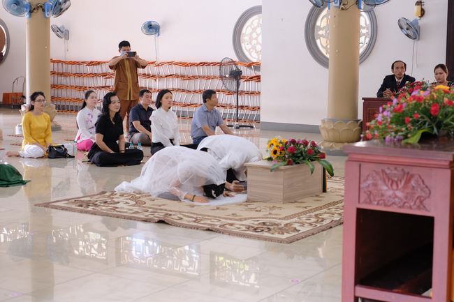 Wedding Ceremony at the pagoda
