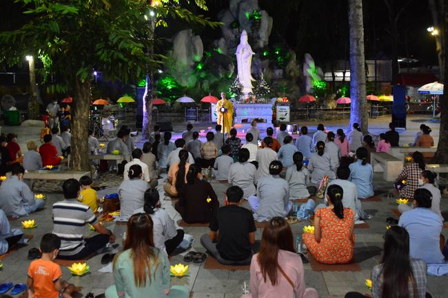 Lễ lạy danh hiệu Quán Thế Âm