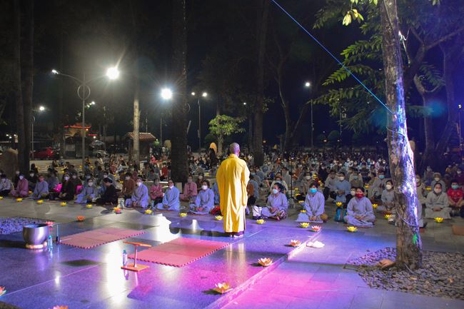 Lễ lạy danh hiệu Quán Thế Âm